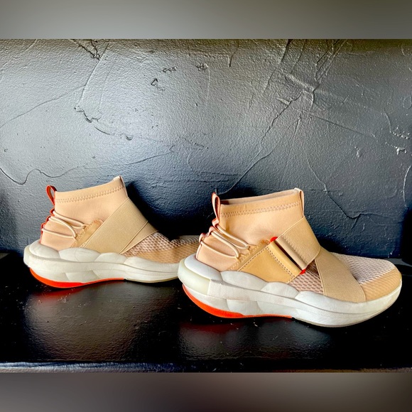 Sorel Women’s Explorer Defy Mid Sneaker - Picture 3 of 3